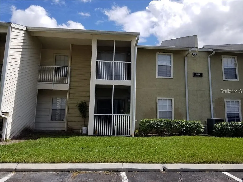 2 bed, 2.0 bath, 811 sqft, $1,500 — Photo 1