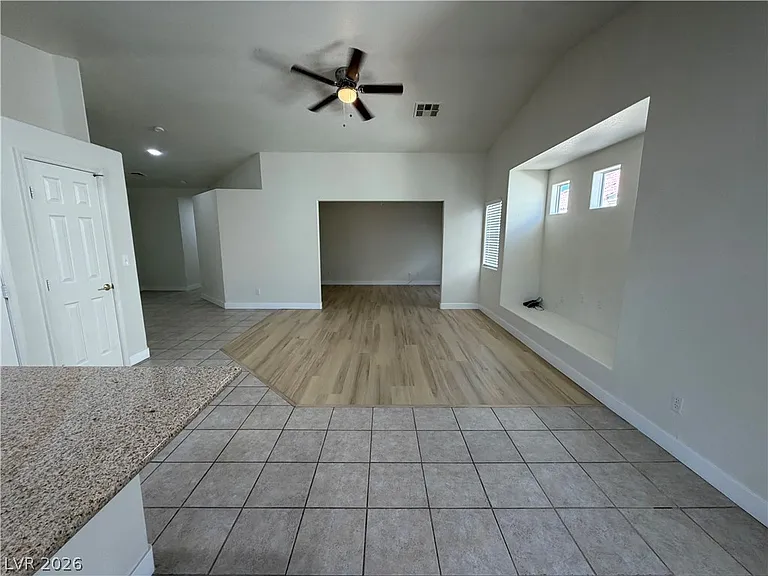 513 Lava Beds Way — Photo 3