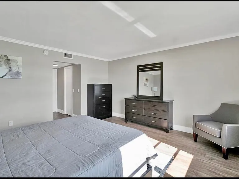 300 Croton Ave #102 — Photo 11