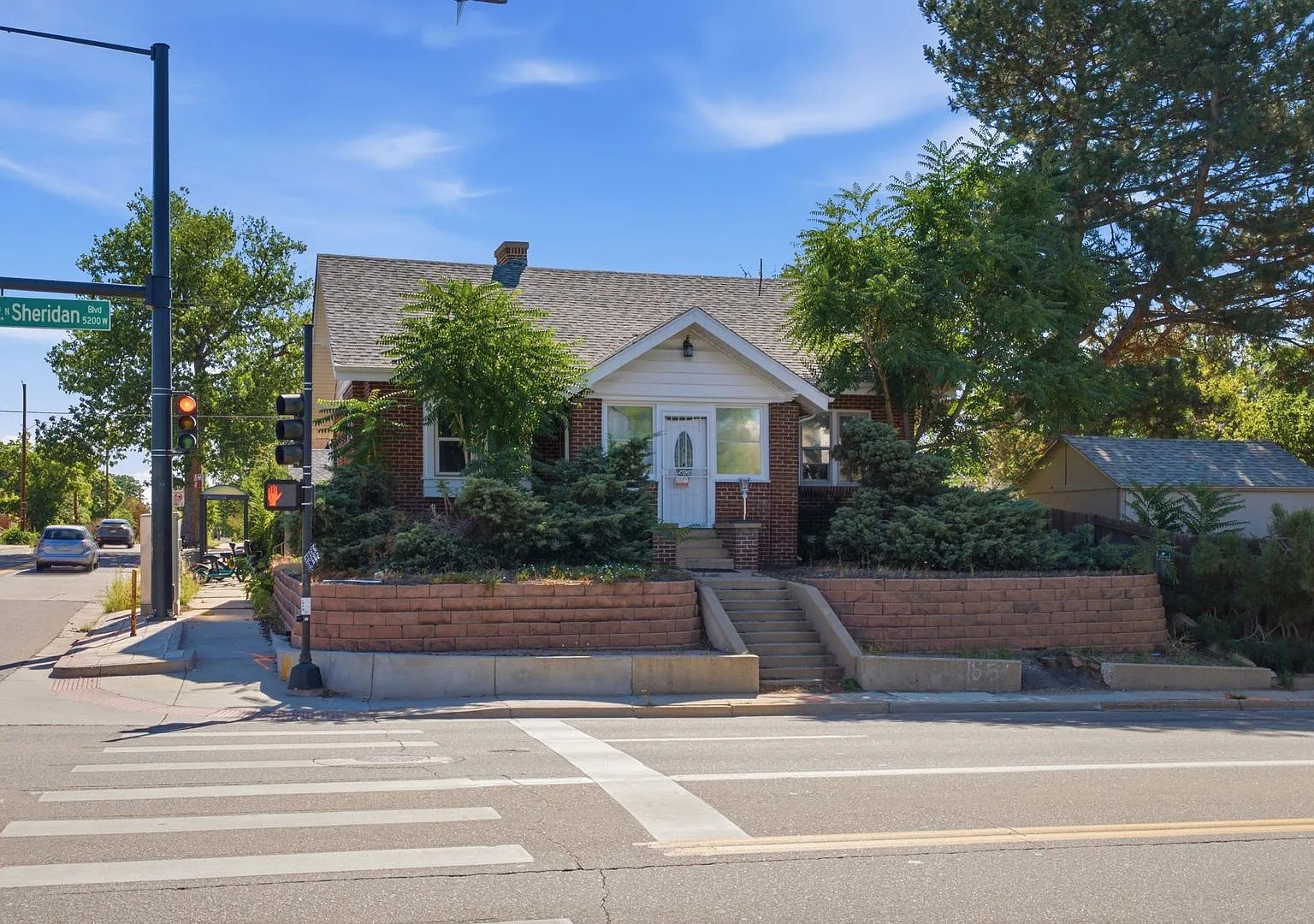 2 Bed / 1 Bath Garden-Level Apartment Available NOW!! — Photo 2
