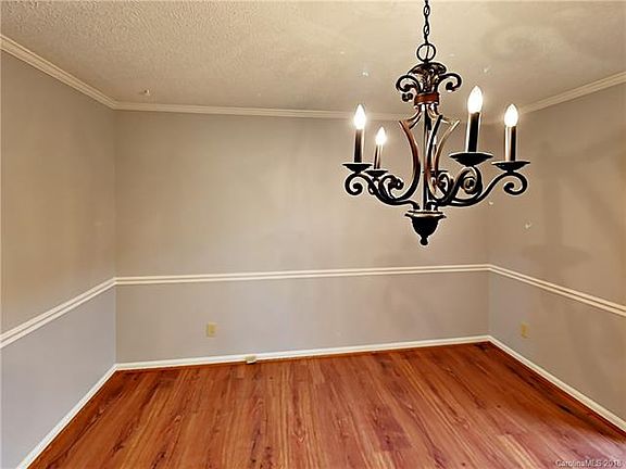 2nd image of 4431 Huntington Dr