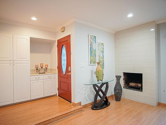 5th image of 1047 Forest Knoll Dr