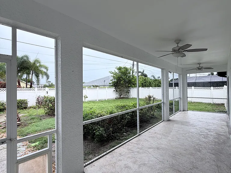 3806 SW 15th Pl — Photo 15