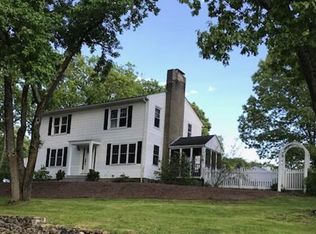 4 Fairway Dr, Bellingham, MA 02019