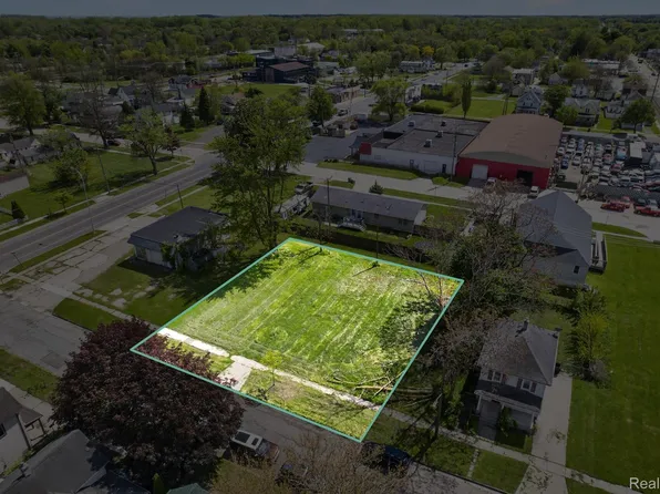 1016 Humphrey St, Monroe, MI 48161