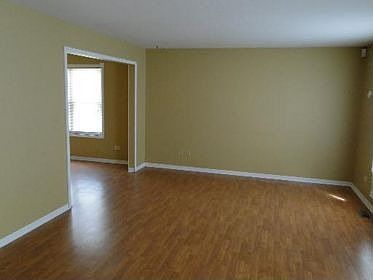 5th image of 1072 Churchill Dr