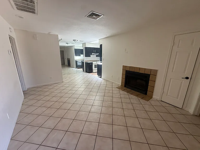 4820 N 89th Ave #42 — Photo 3