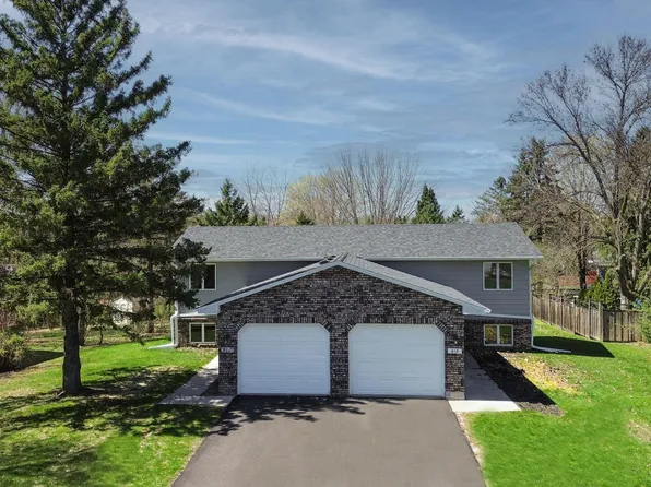 615 High Ridge Rd, River Falls, WI 54022