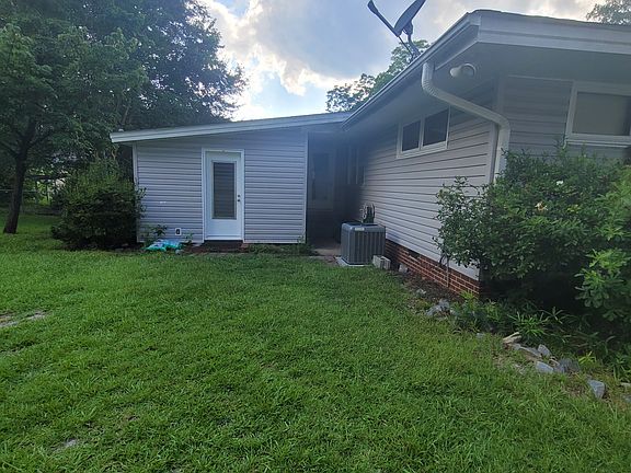 2nd image of 1304 Evergreen Dr