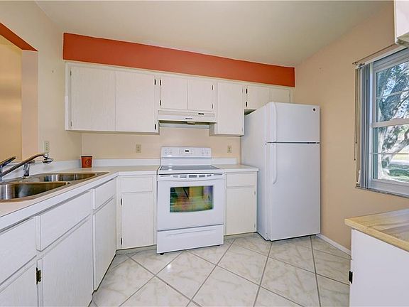 4th image of 3126 Highlands Blvd