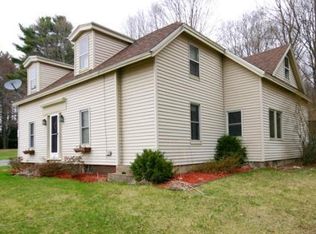 105 Exeter Rd, South Hampton, NH 03827