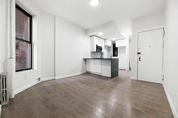 Rented by REAL New York | media 17