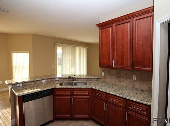 2nd image of 8 Lindsay Pl