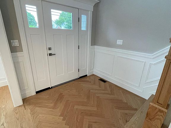 3rd image of 473 Andrews Road