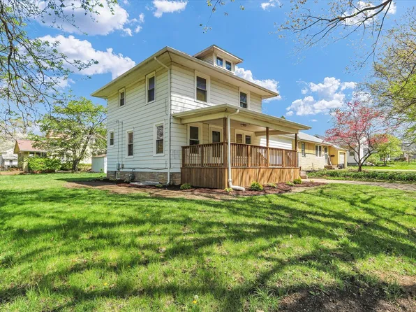 1518 W University Ave, Champaign, IL 61821