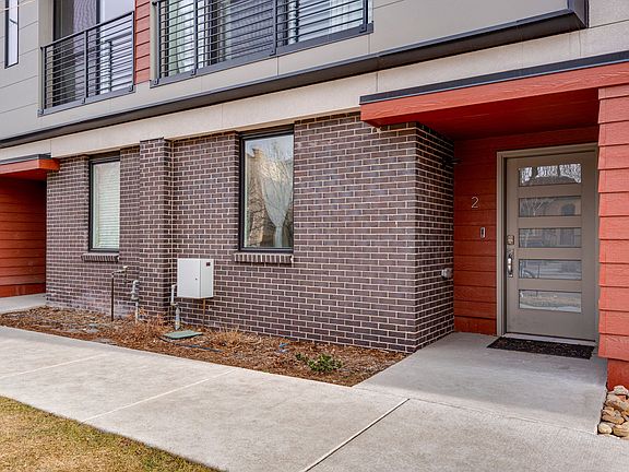 4th image of 2350 Tremont Pl Unit 2