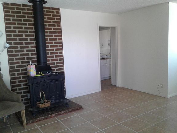 3rd image of 808 S Lillian Dr