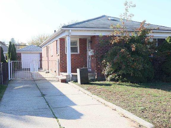 3rd image of 56-24 219th St