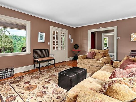 5th image of 57 Lake Dr