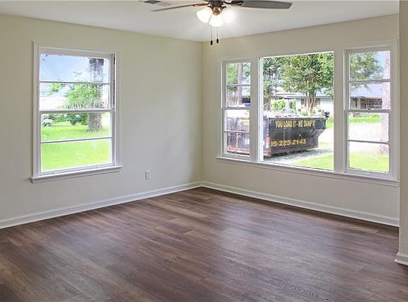4th image of 1308 Greenroad St
