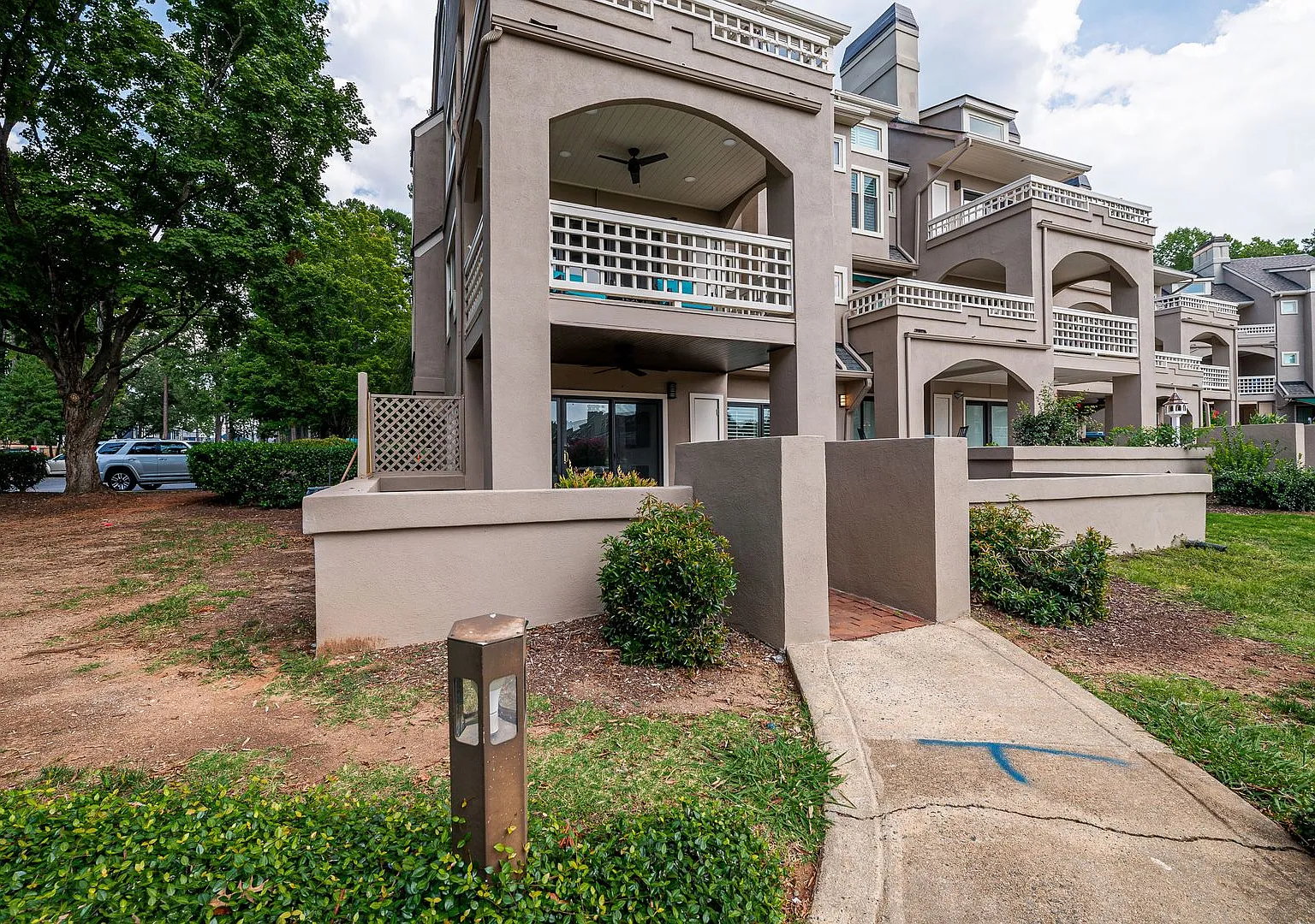 2 Bedroom Condo in Portside at Davidson Landing! — Photo 4
