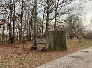 8 Courtney Ln, Leoma, TN 38468