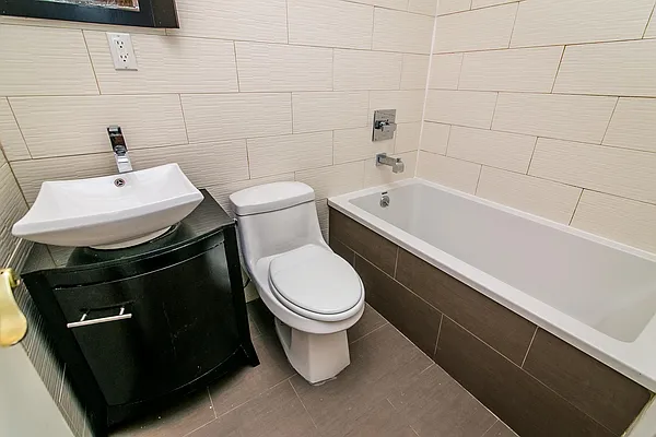 Rented by Nooklyn NYC LLC | media 44