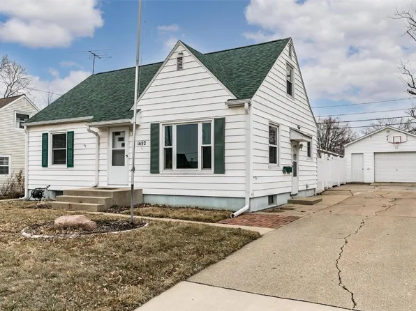 1452 Hollywood Blvd NE, Cedar Rapids, IA 52402
