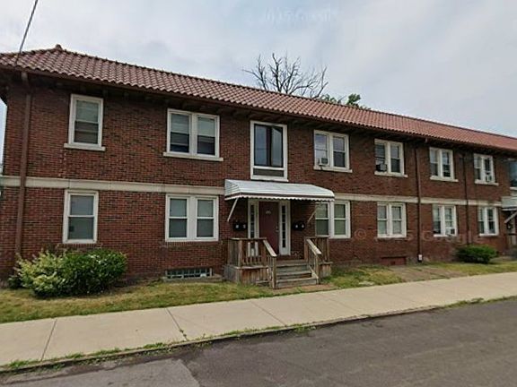2nd image of 304 Roesch Ave #9