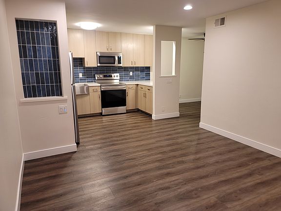 5th image of 745 E Bradley Ave #127