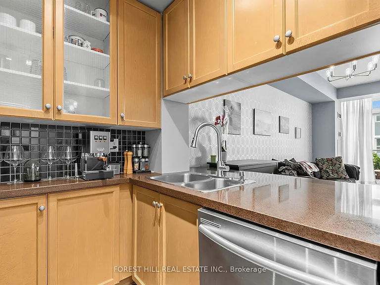 70 Alexander St #804 — Photo 14