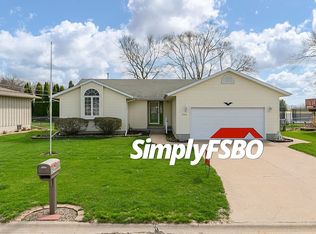 296 Briargate Dr, Colona, IL