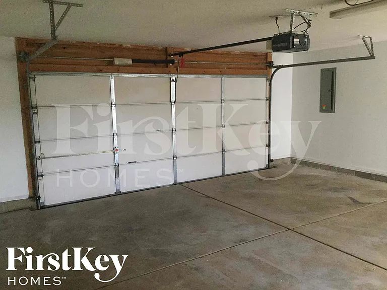 10729 Newgate Ln — Photo 13