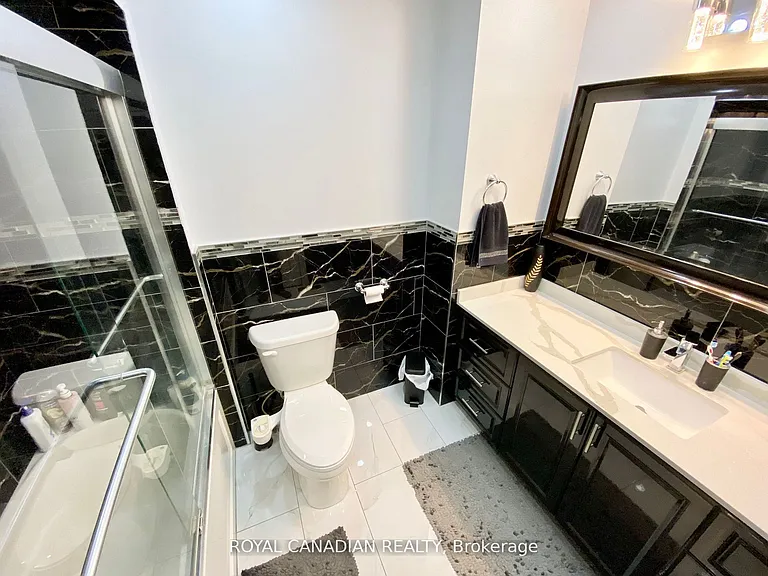 9 Clarion Cres #UPPER — Photo 11