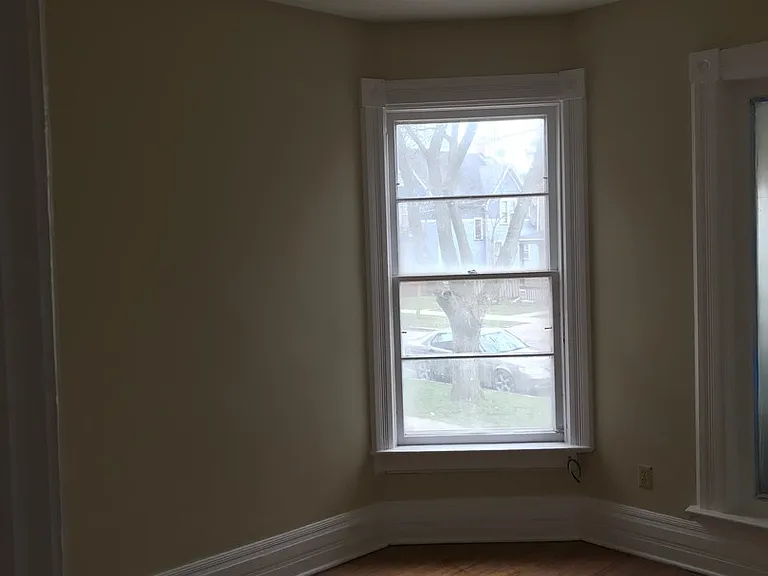 443-445 Iowa Ave — Photo 18