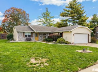 2118 Alameda Dr, Pekin, IL