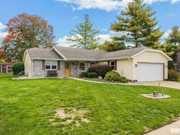 2118 Alameda Dr, Pekin, IL 61554