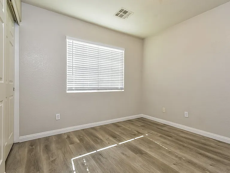 3577 Chelsea Grove St — Photo 12