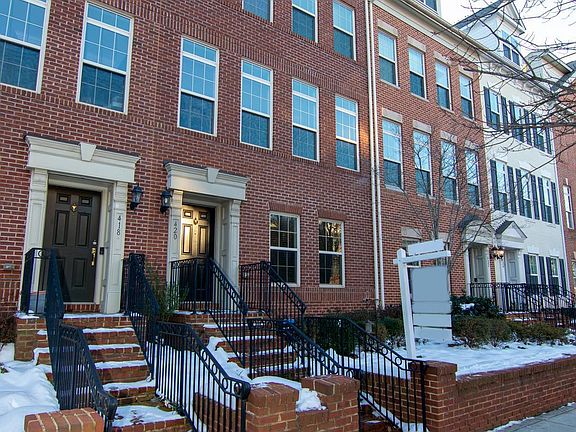 2nd image of 420 N George Mason Dr