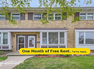 8894 N Prospect St, Niles, IL 60714