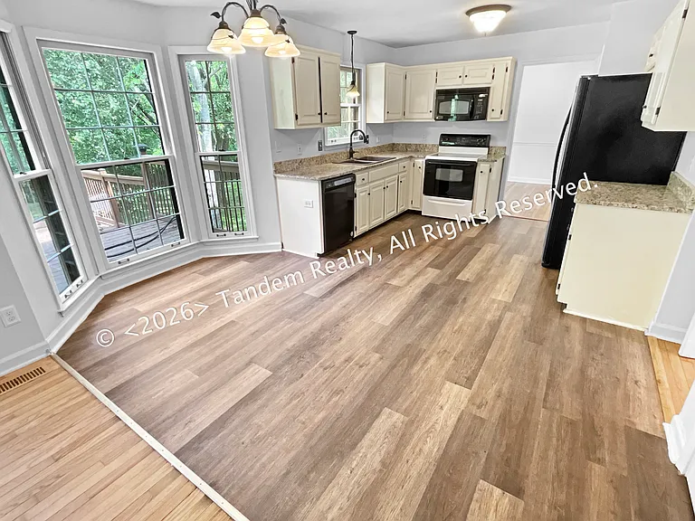 309 Oakcrest Cir (8)_04282026
