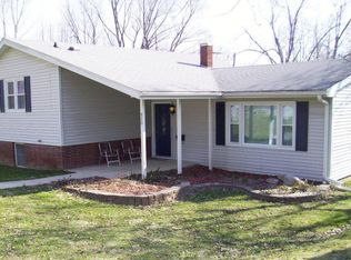 820 N Locust St, Greenville, IL