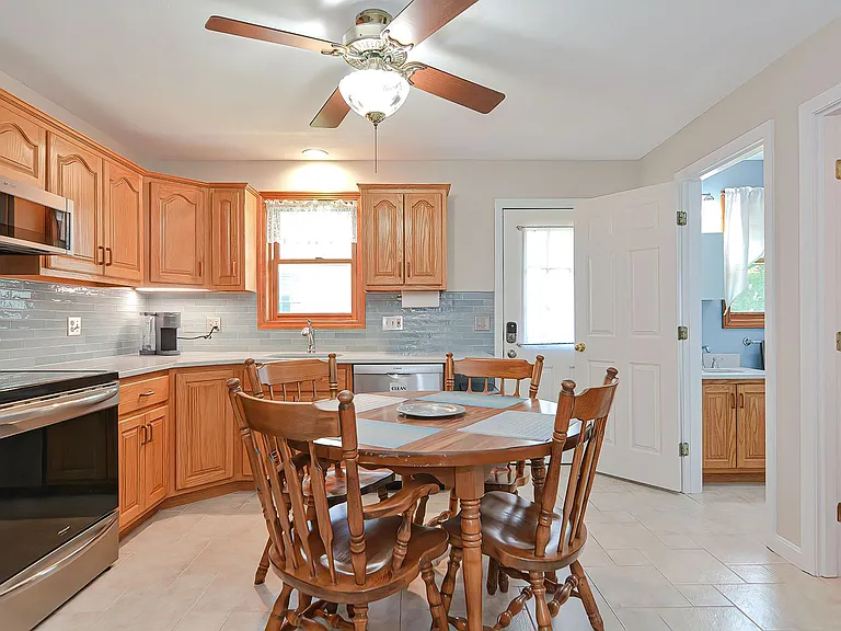 2 Mary Helen Way — Photo 2