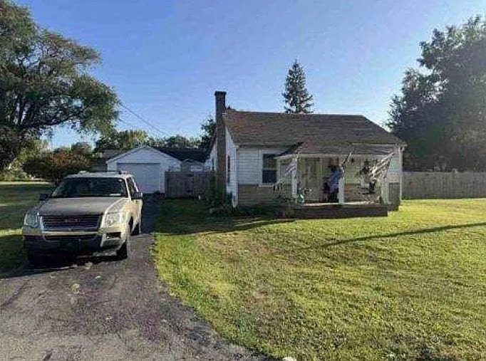 711 Kinnane Ave photo 1