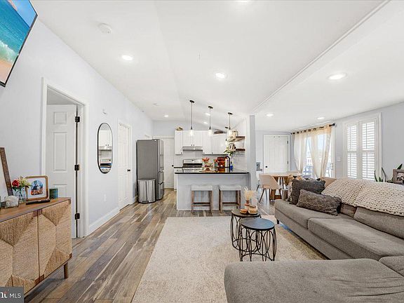 4th image of 392 Kingfisher Rd