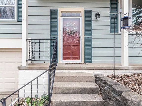 2nd image of 325 Manor Dr