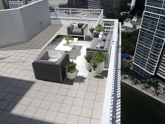 The furniture of this fabulous terrace has been staged.