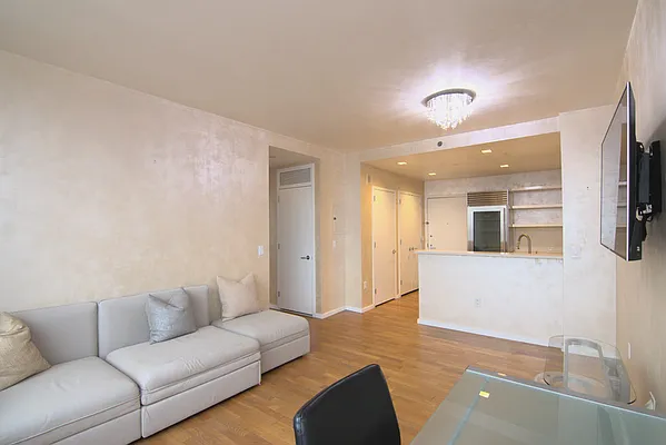 Rented by Avenues Real Estate | media 3