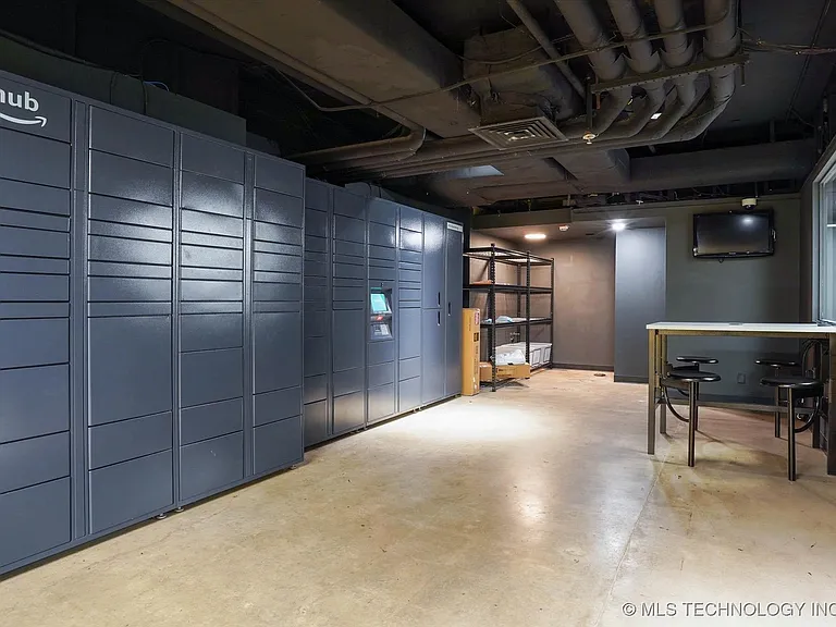 410 W 7th St #1023 — Photo 45