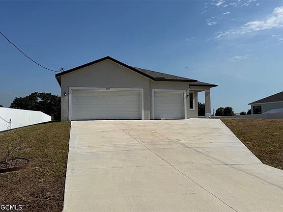 2nd image of 8059 Sherwood Cir